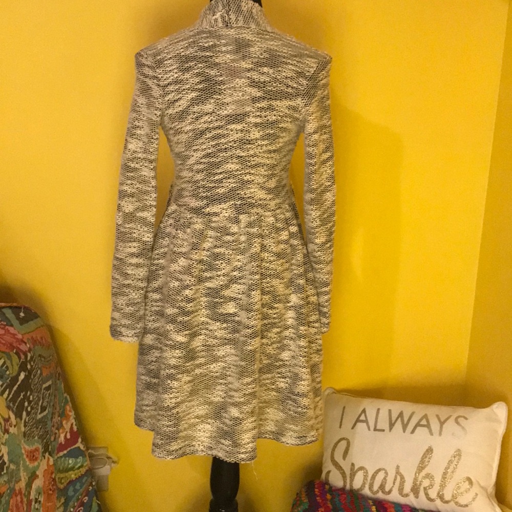 Abstract cardi - Picture 2 of 5